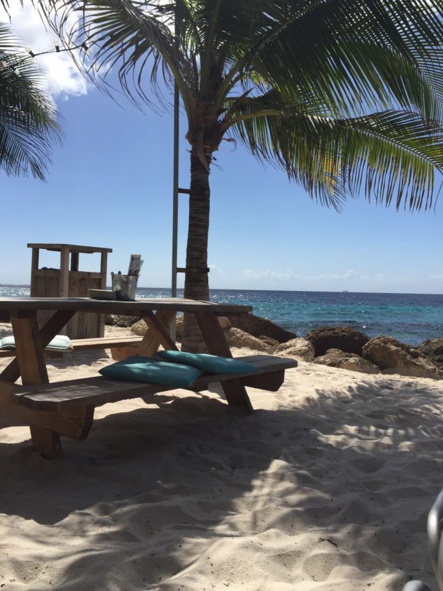 De Huiskamer is met vakantie